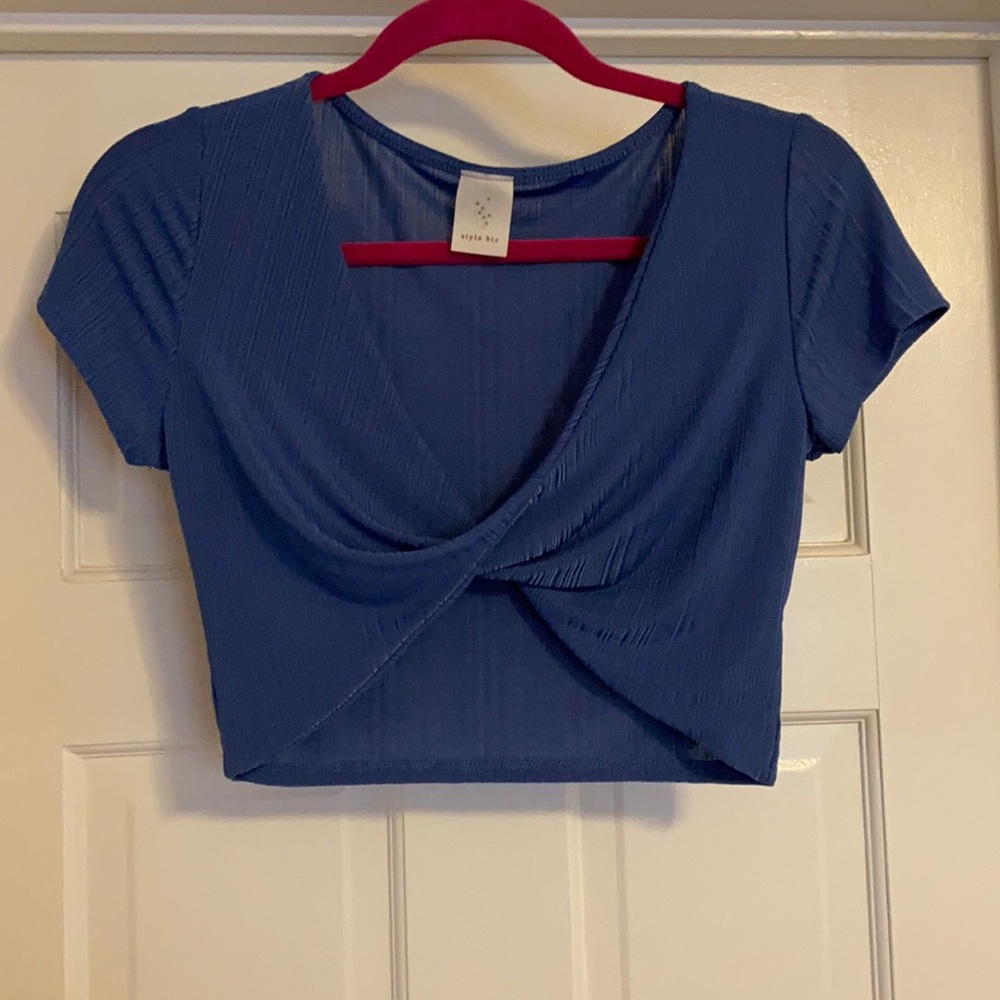 Style Biz Twisted Crop Top Large